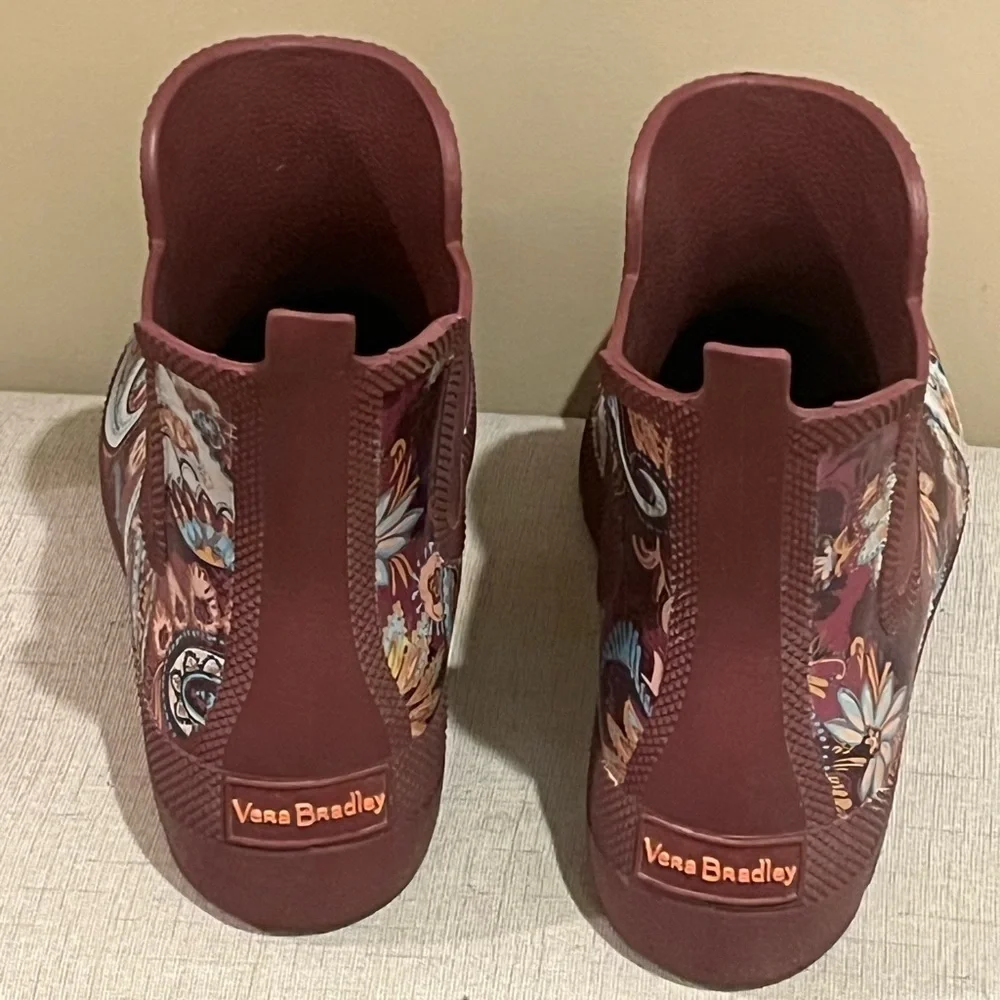 Vera Bradley stylish paisley